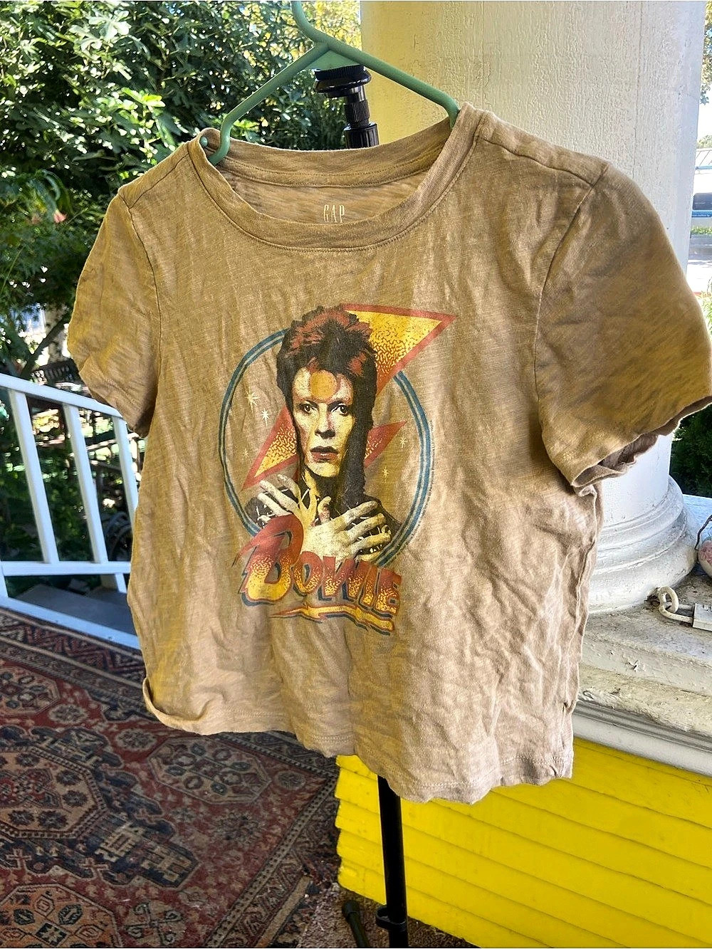 Gap David Bowie Graphic ForeverSoft T-Shirt Yellow Small